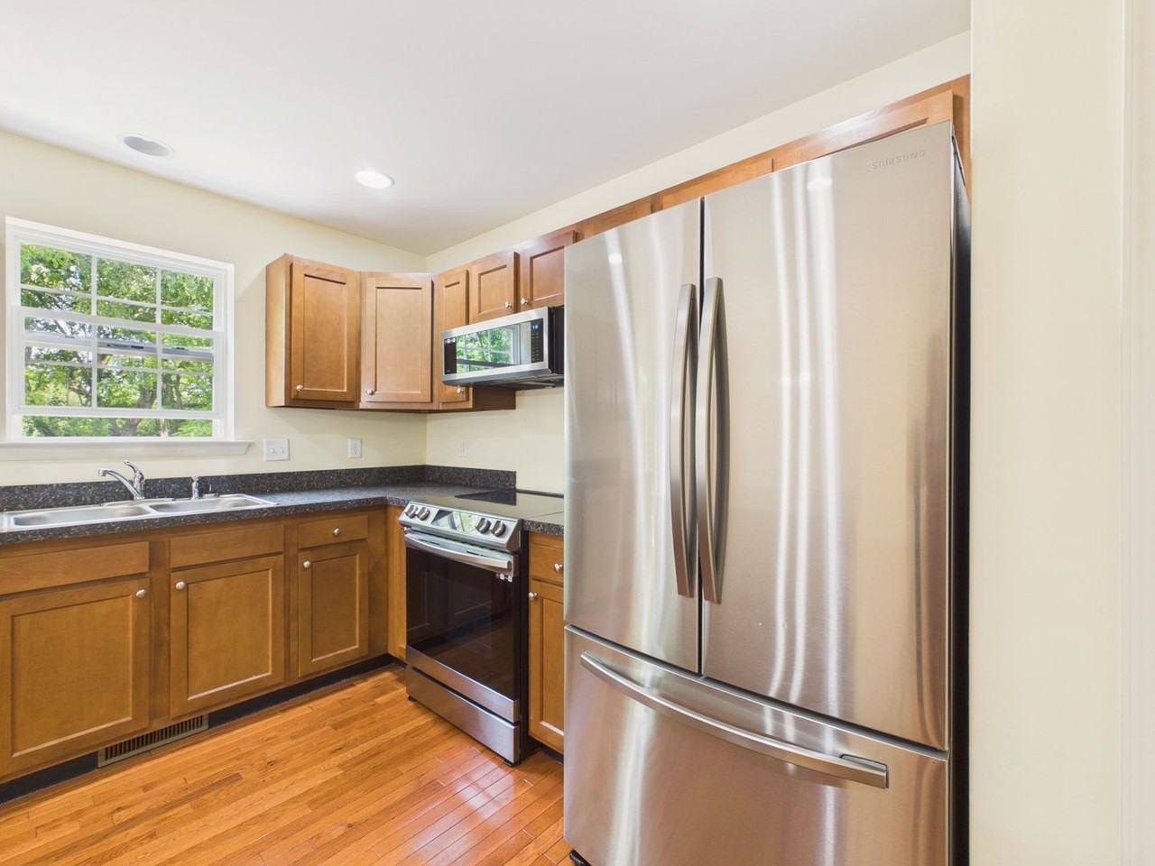 117 Mapleton Blvd - Photo 4 of 25
