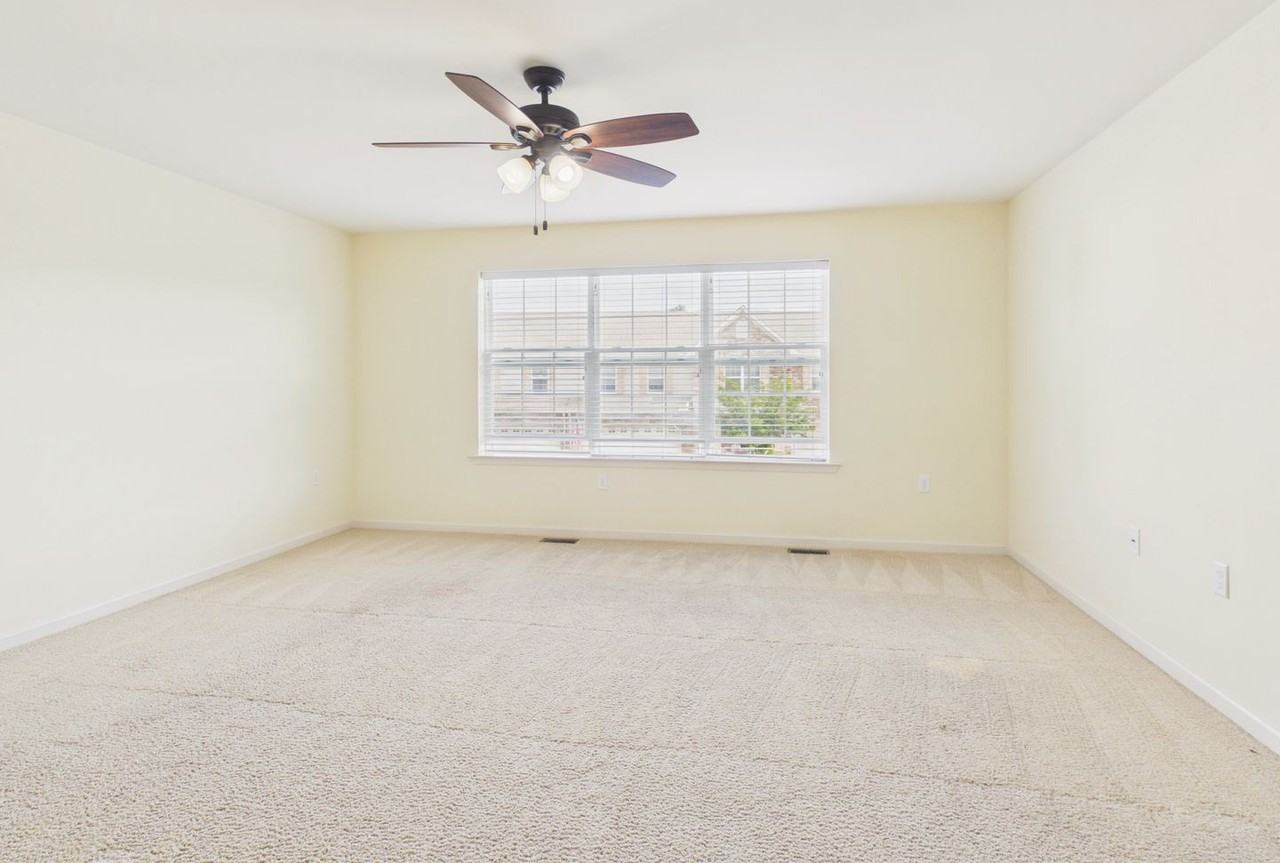 117 Mapleton Blvd - Photo 7 of 25