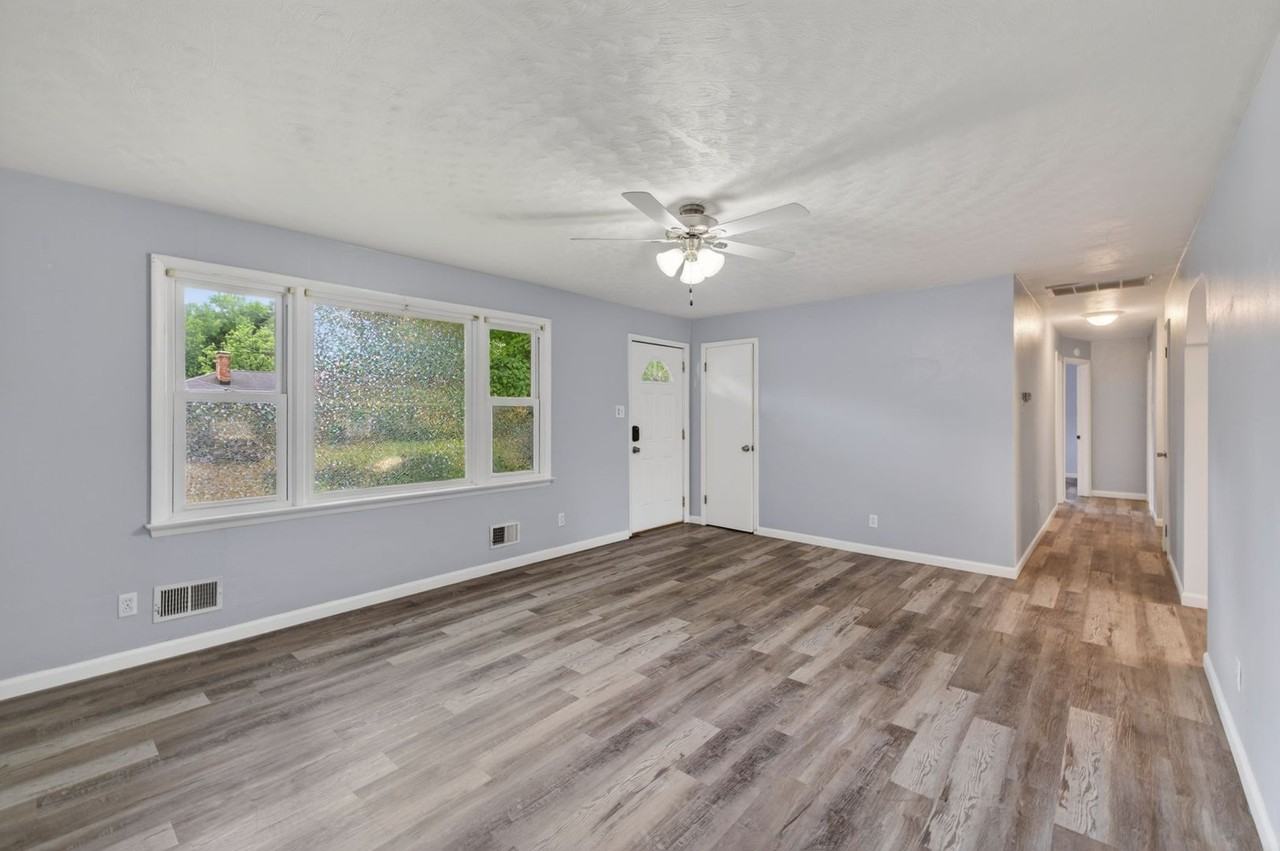 601 Rock Dr - Photo 3 of 26