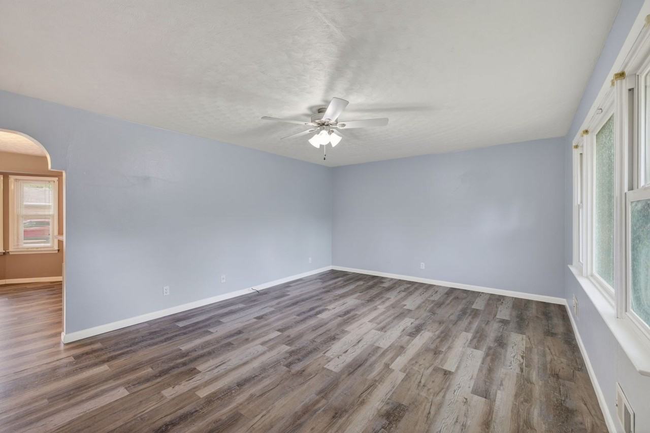 601 Rock Dr - Photo 4 of 26