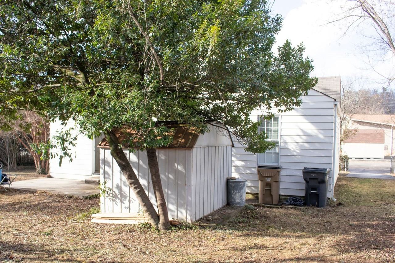 4032 Walker Blvd - Photo 4 of 35