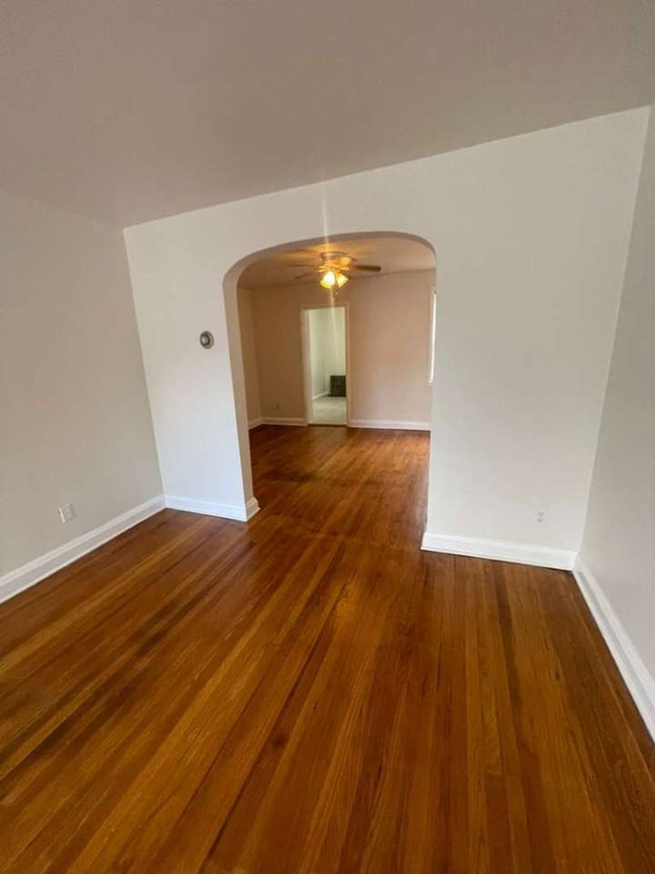 1502 N Kenwood Ave - Photo 2 of 17