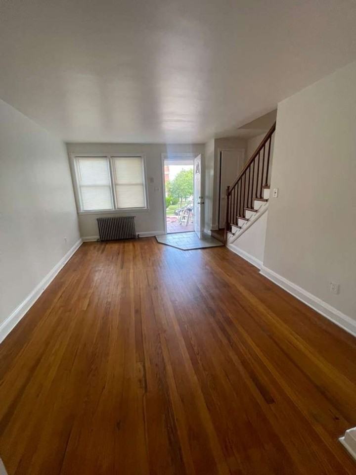 1502 N Kenwood Ave - Photo 3 of 17