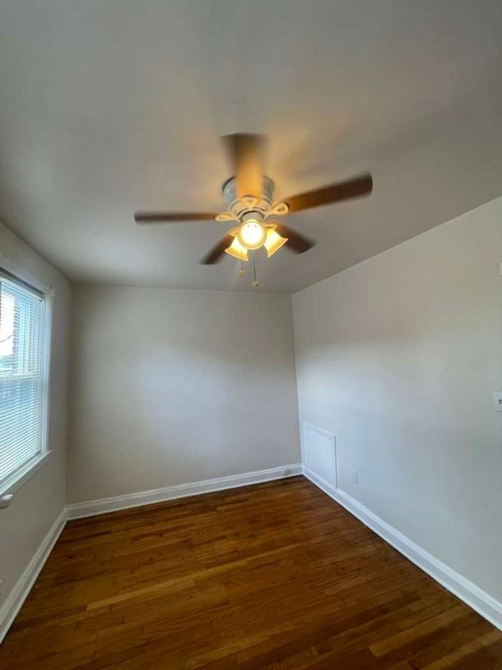 1502 N Kenwood Ave - Photo 5 of 17