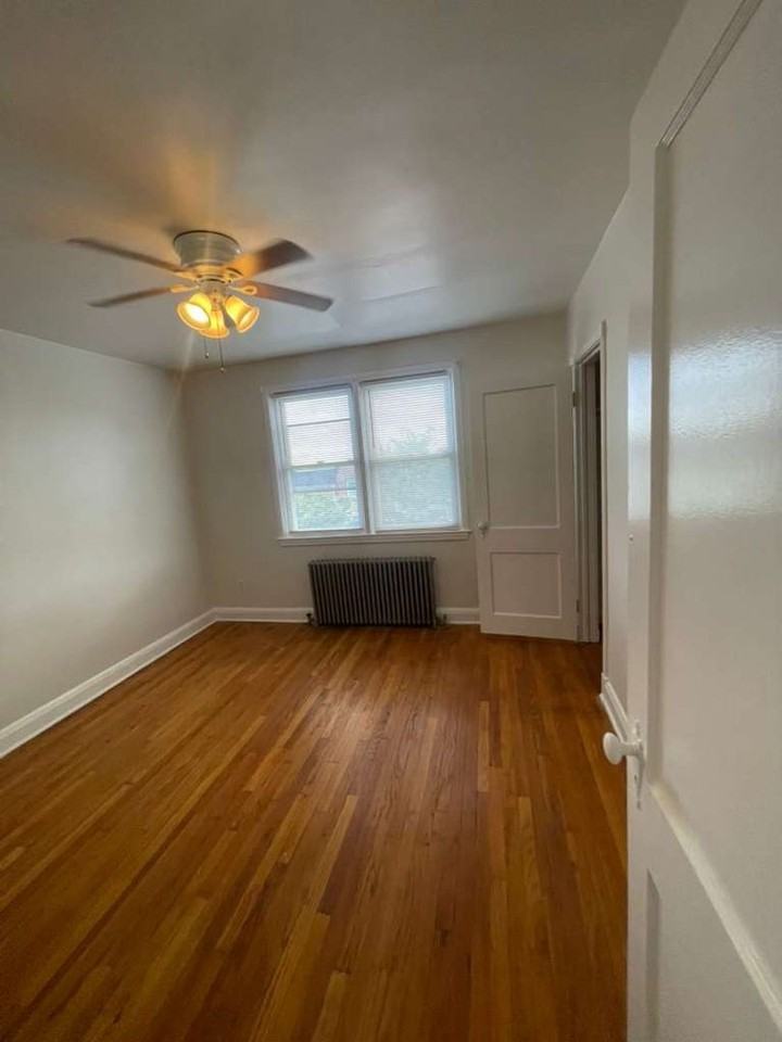 1502 N Kenwood Ave - Photo 6 of 17
