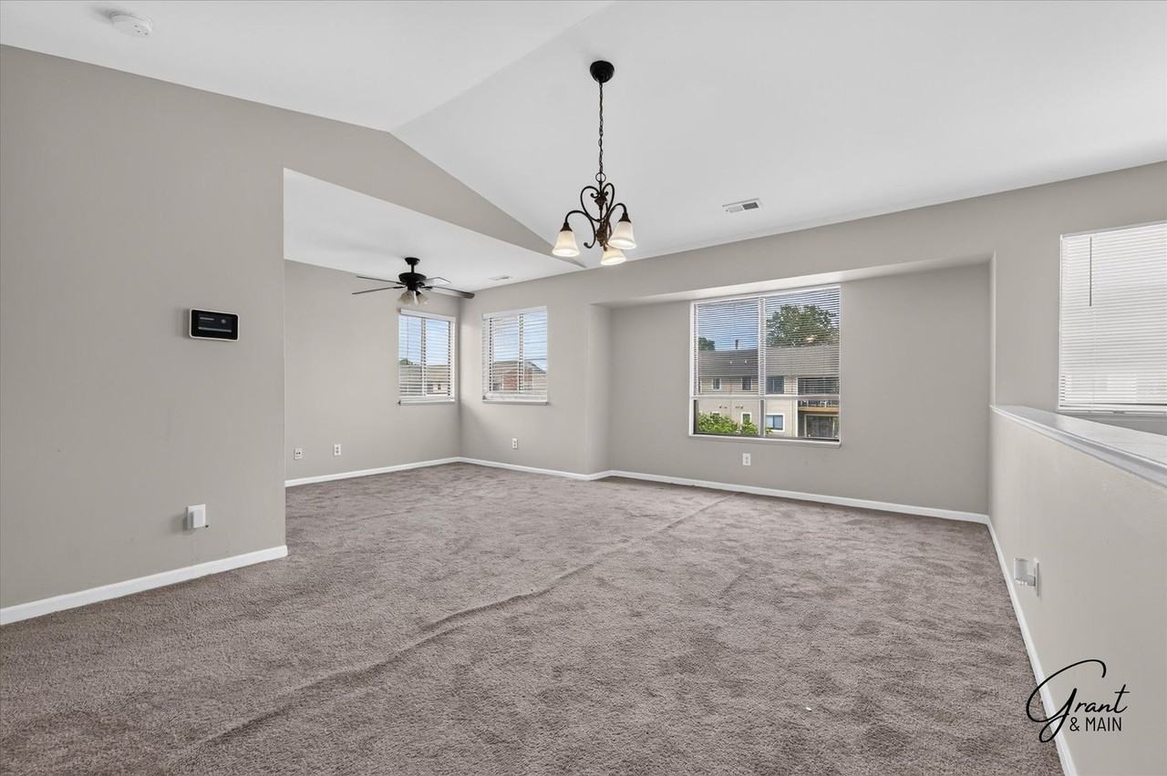 30761 Hidden Pines Ln - Photo 3 of 22