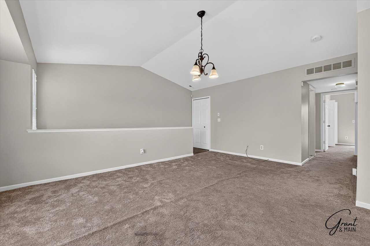 30761 Hidden Pines Ln - Photo 4 of 22