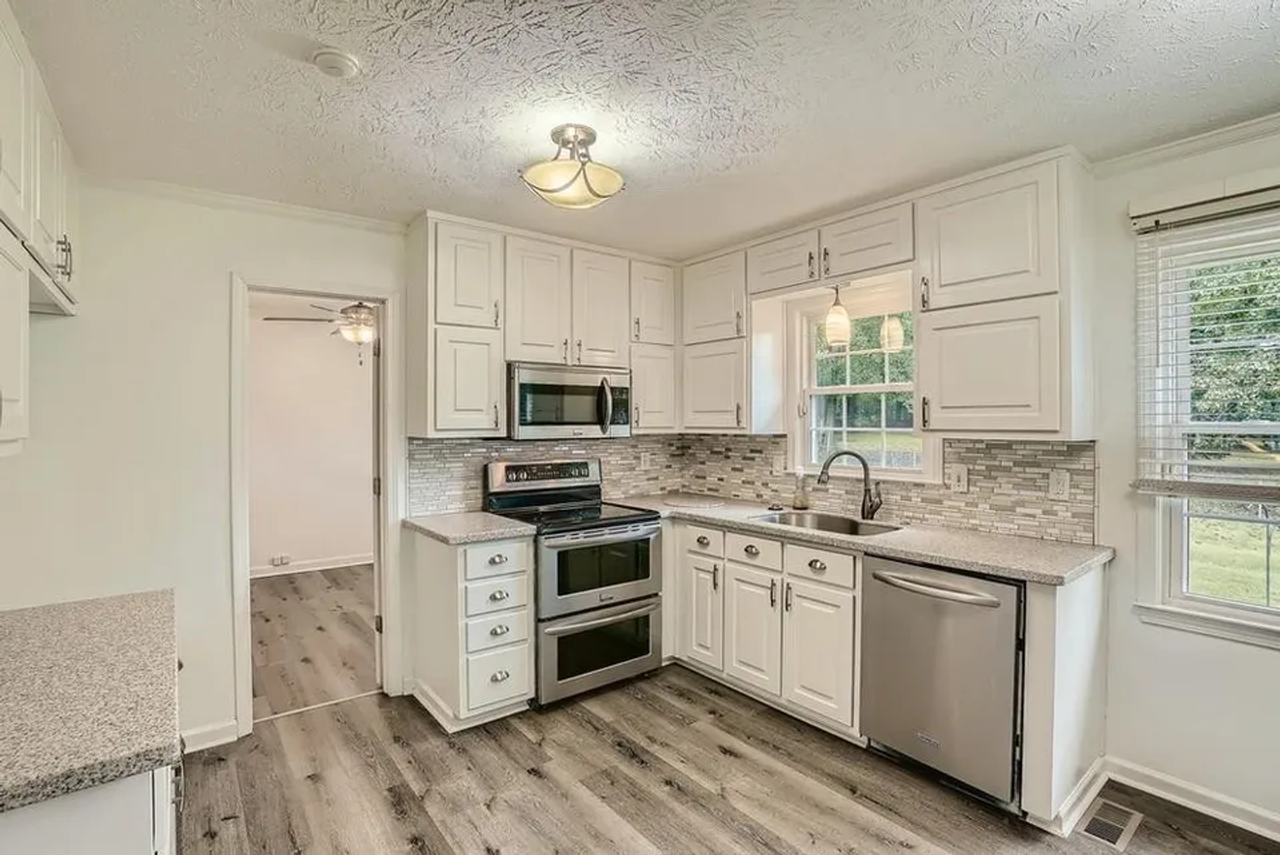 130 Grandchester Way - Photo 7 of 17