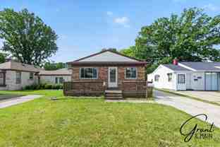 19040 E 13 Mile Rd - Photo 1 of 1
