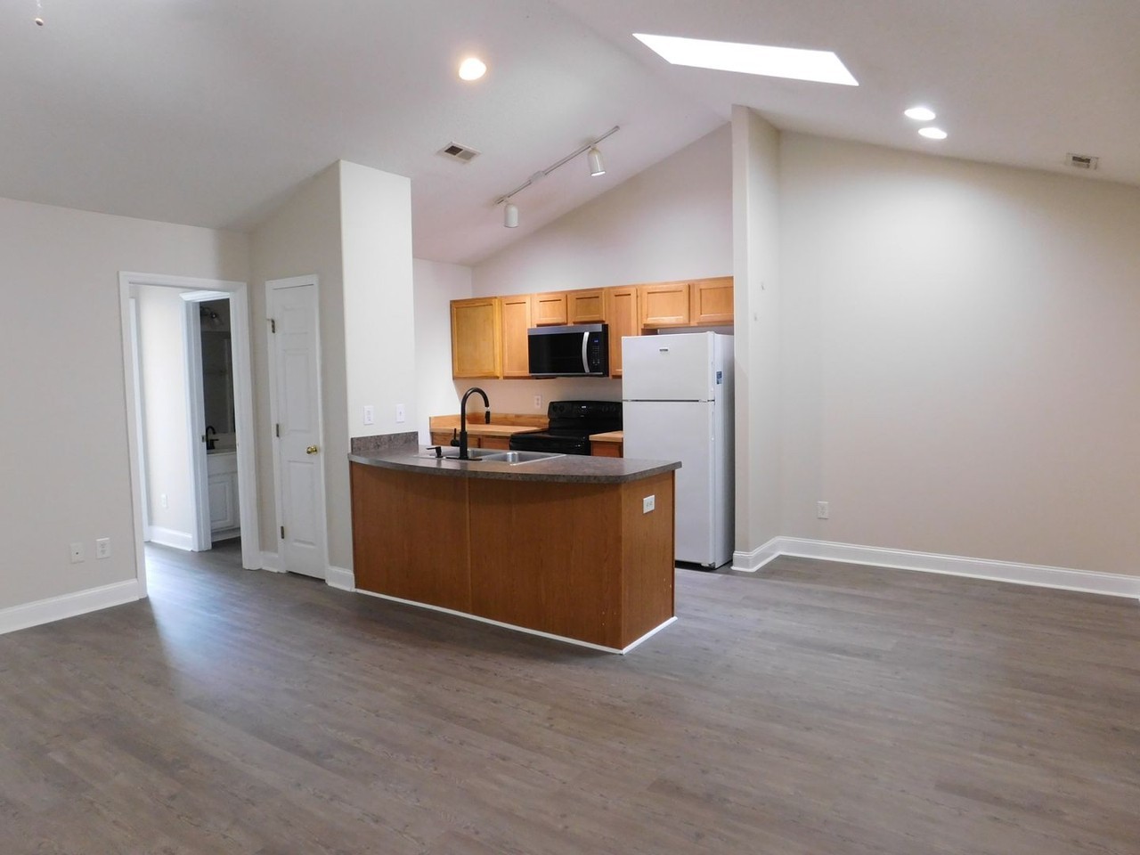 223 Church Hill Ct - Photo 4 of 19