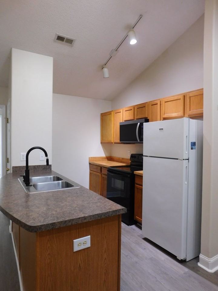 223 Church Hill Ct - Photo 5 of 19