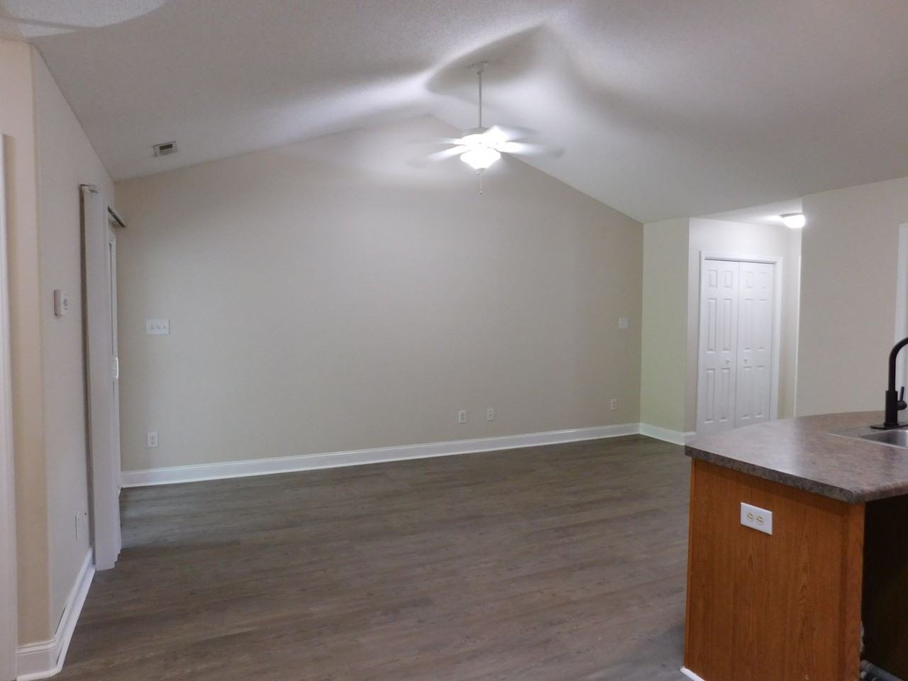 223 Church Hill Ct - Photo 7 of 19