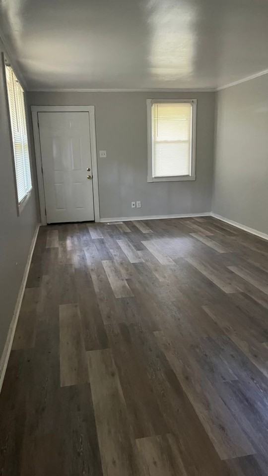 2215 Briarfield Rd - Photo 3 of 6