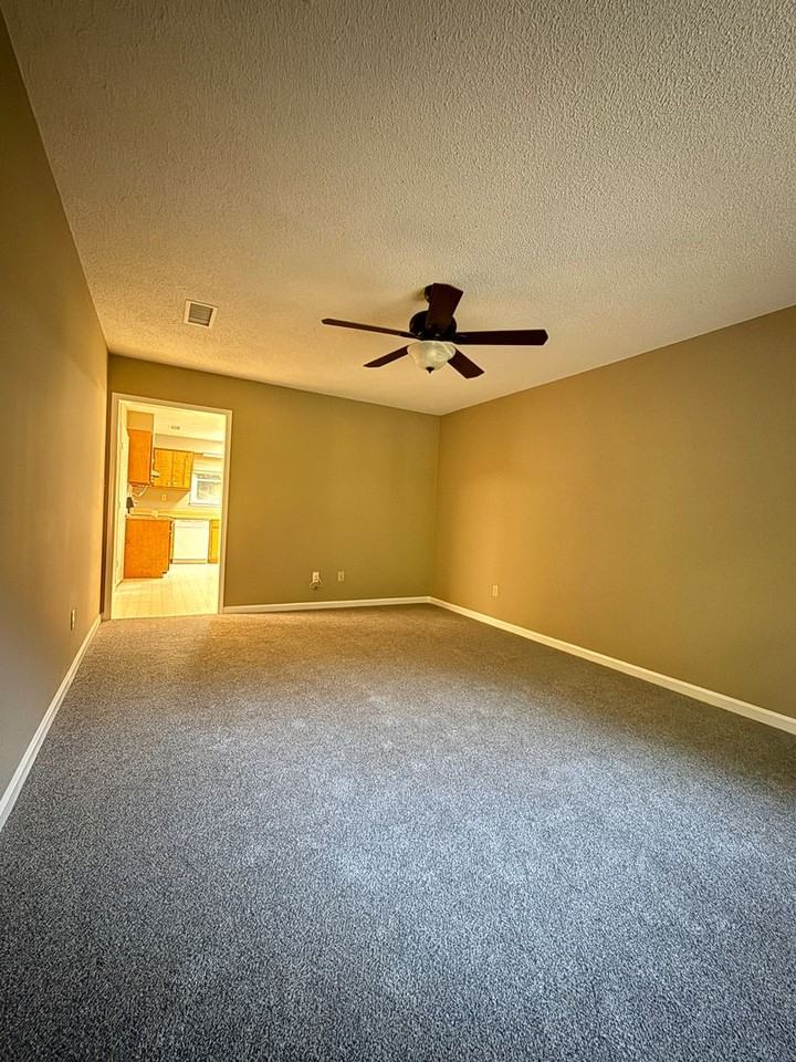 660 Museum Rd #1 - Photo 3 of 12