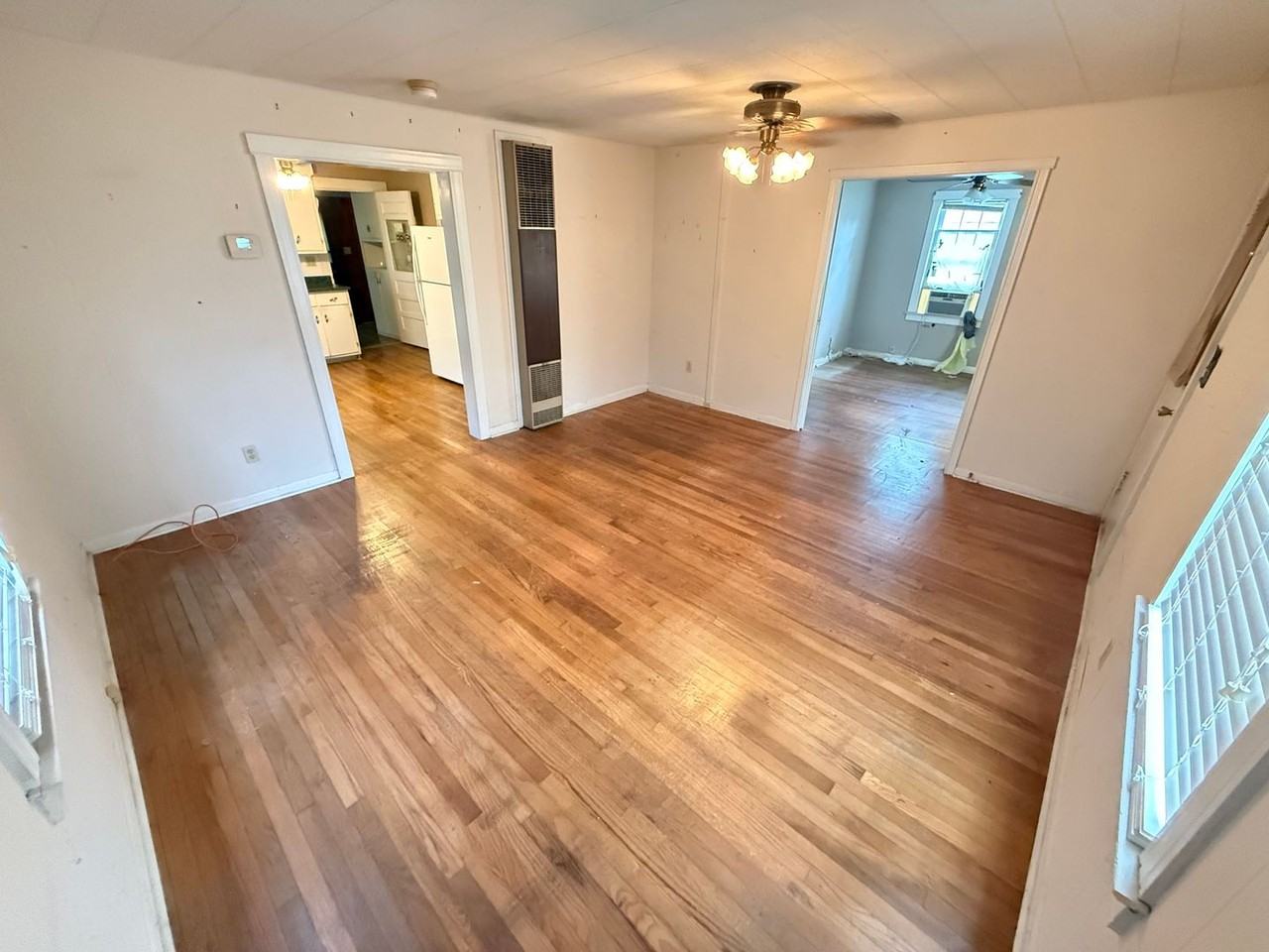 1315 N Fremont Ave - Photo 3 of 10