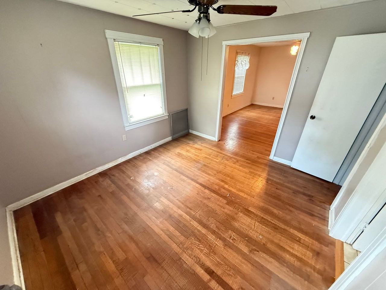 1315 N Fremont Ave - Photo 4 of 10