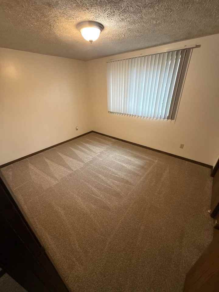 4028 N St - Photo 5 of 7
