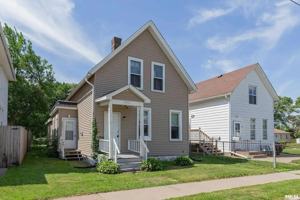 featured image of 1553 W 17th St