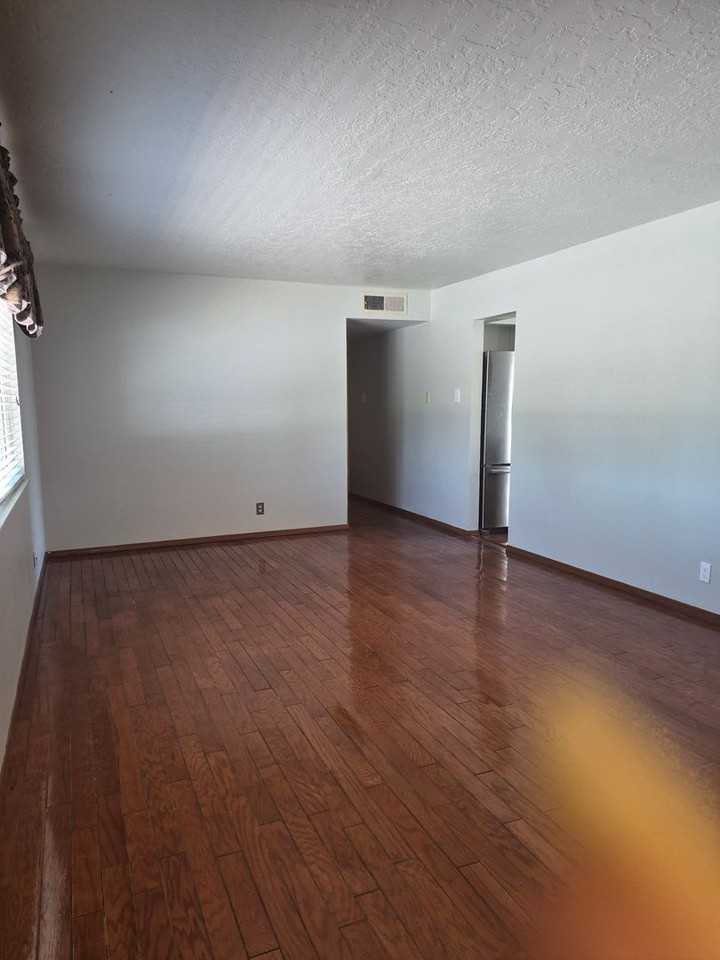 5832 Avenida La Barranca Nw - Photo 2 of 25