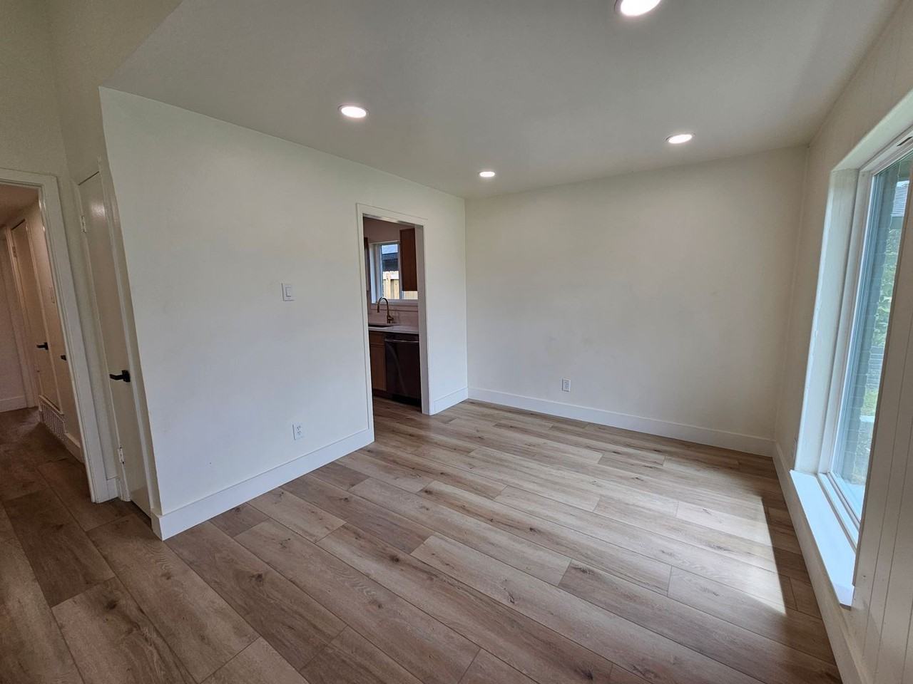 1725 R Ave - Photo 3 of 21