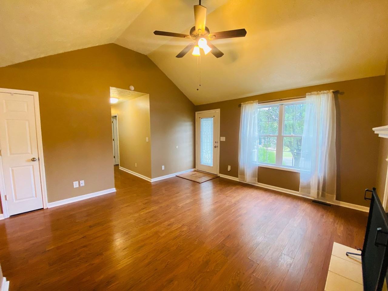 2754 Applemill Ct - Photo 7 of 26