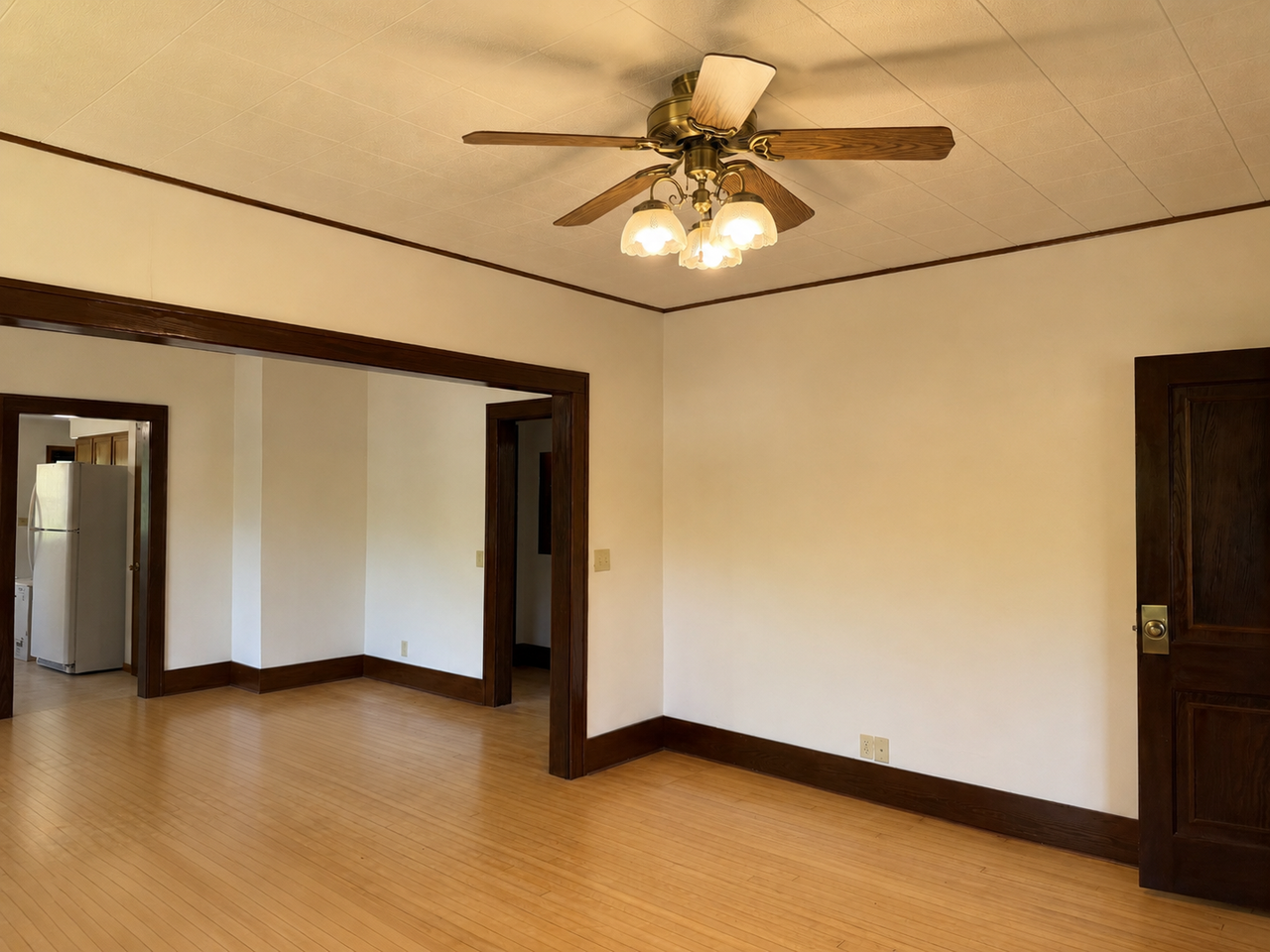 131 S Main St - Photo 6 of 25