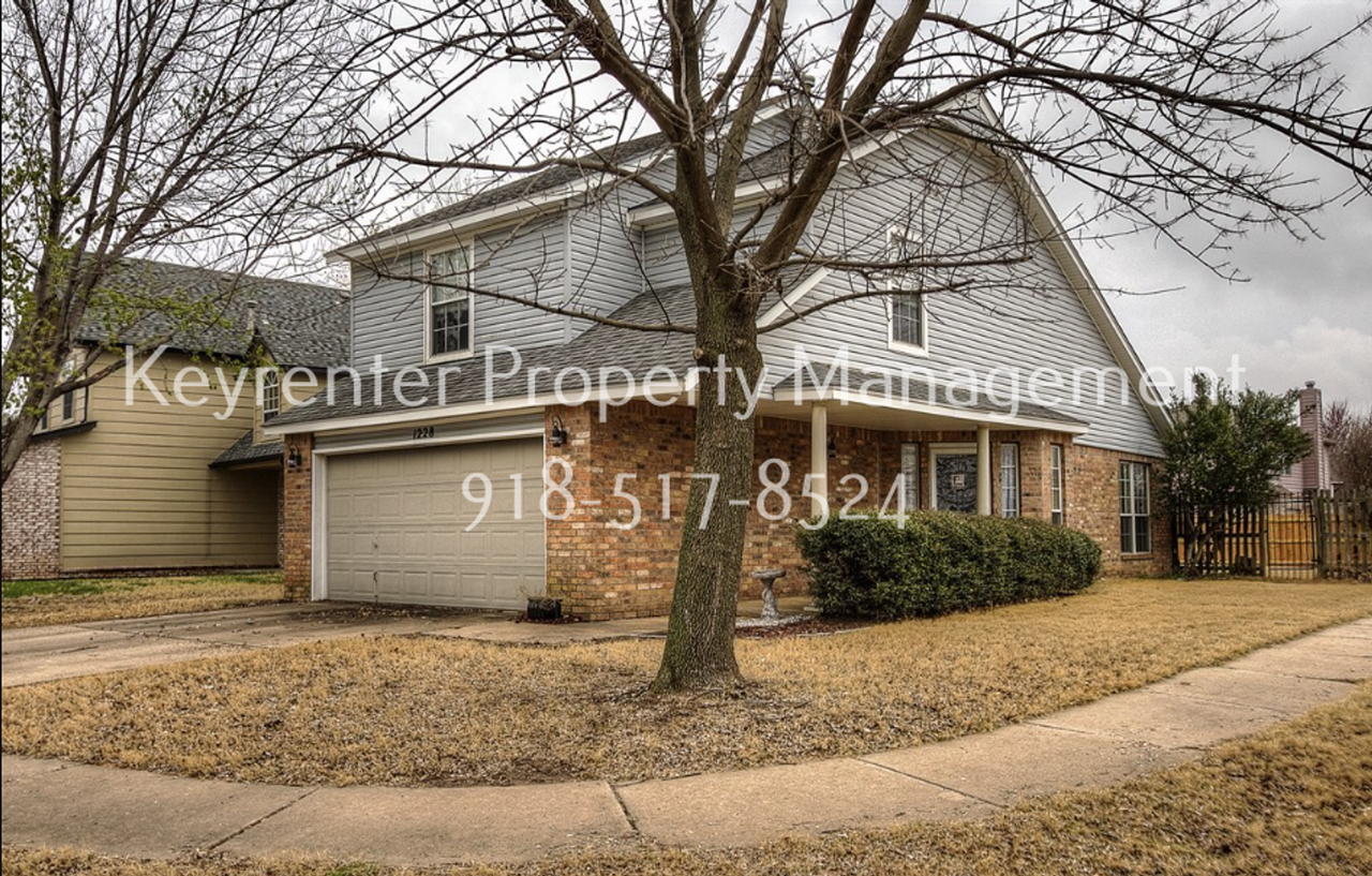 1228 W 112th Dr S