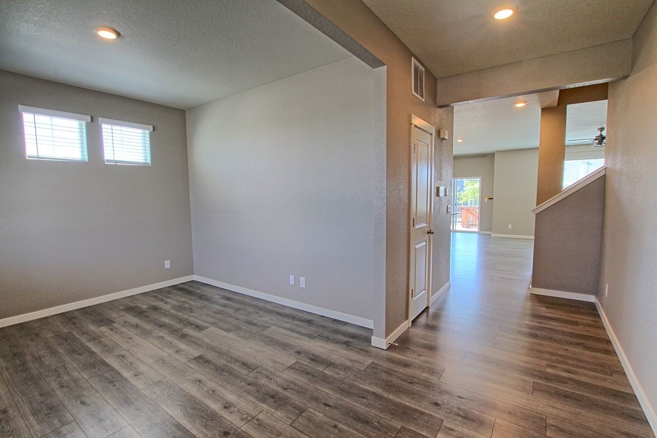 2248 2248 Rosette Ln  Castle Rock, CO 80104 - Photo 3 of 27