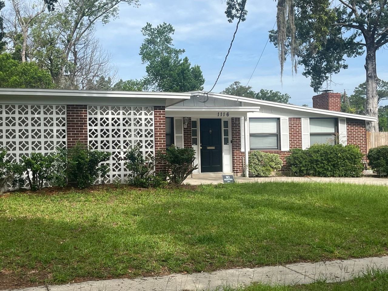1116 Palisades Dr