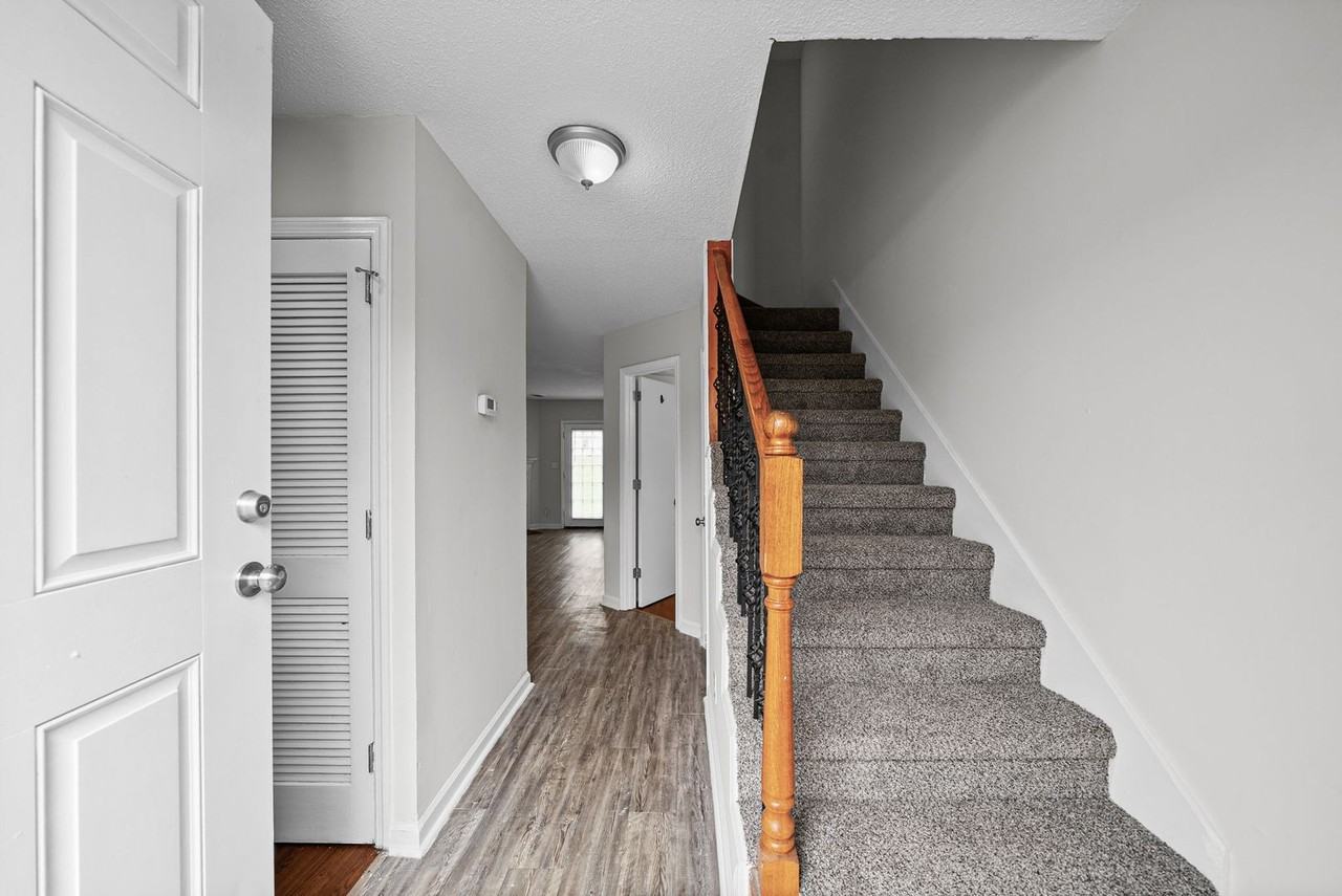 105 Greenland Ct - Photo 5 of 30