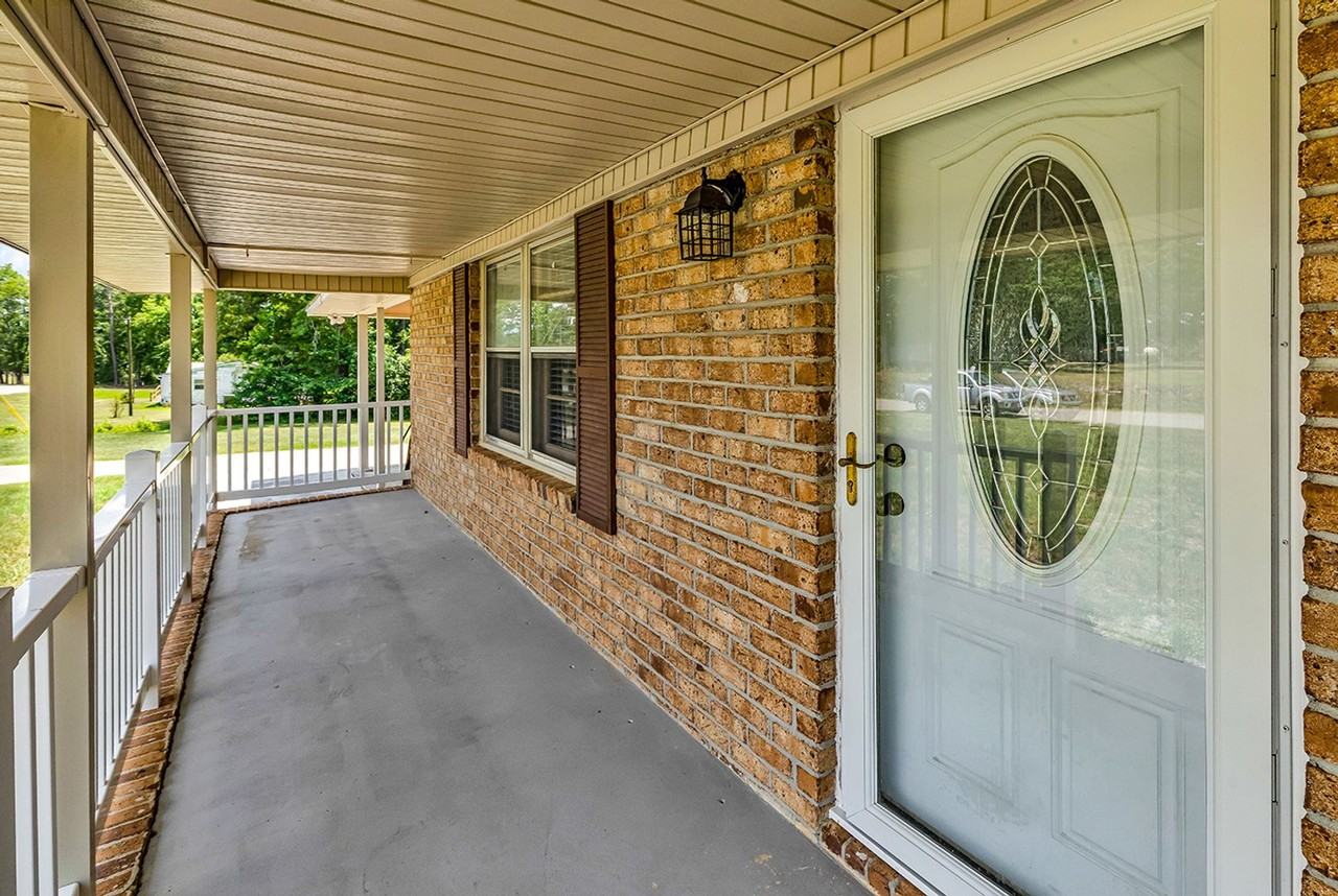 1354 Rogers Rd - Photo 3 of 46