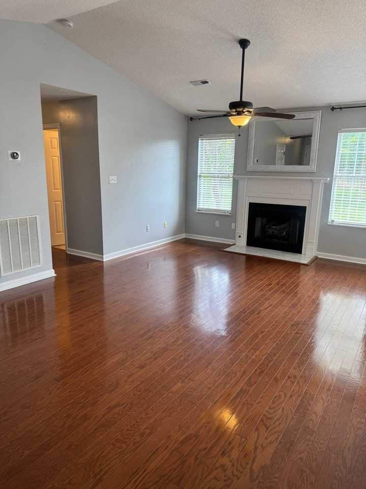 7233 Sorrenta Rd - Photo 6 of 28