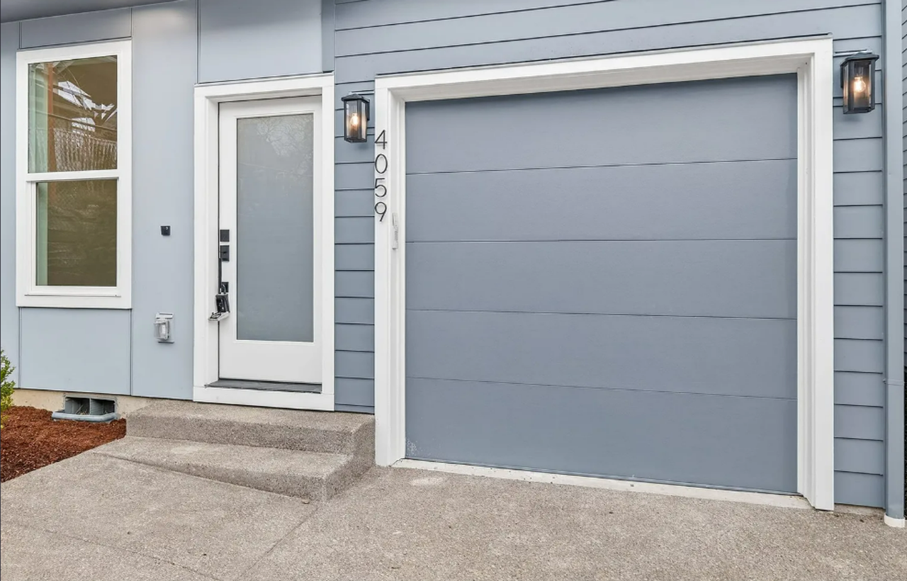 4059 Sw Mckinley St - Photo 3 of 38