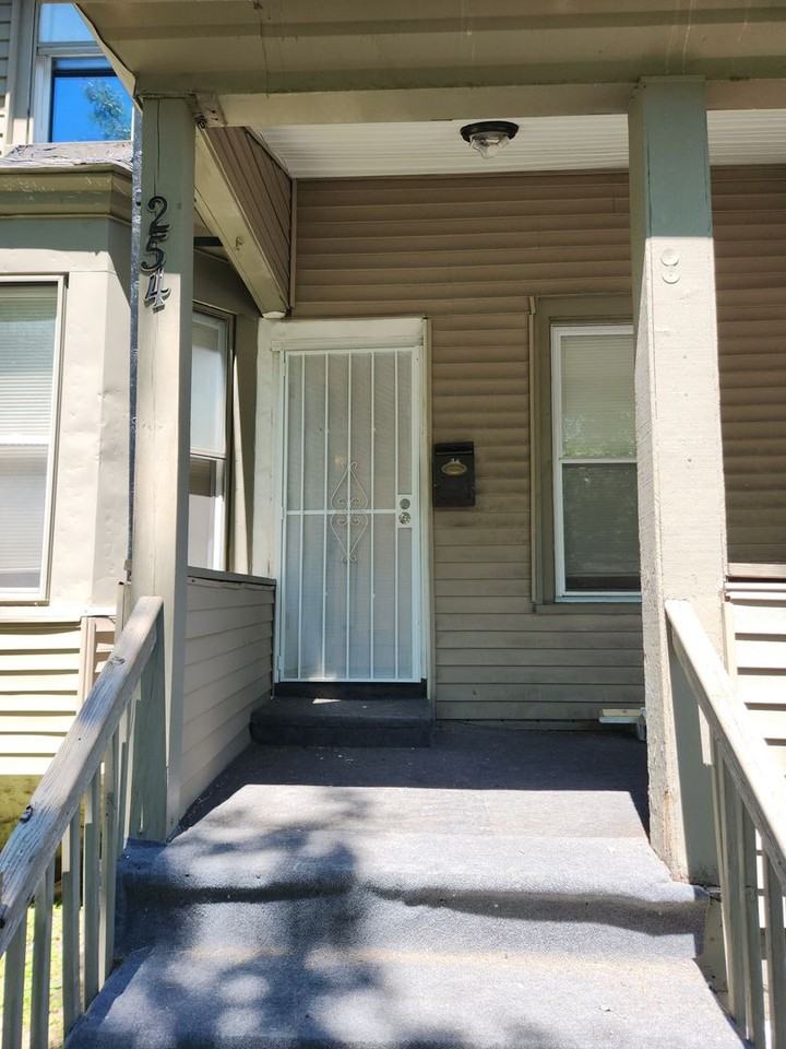 254 Lexington Ave - Photo 2 of 16