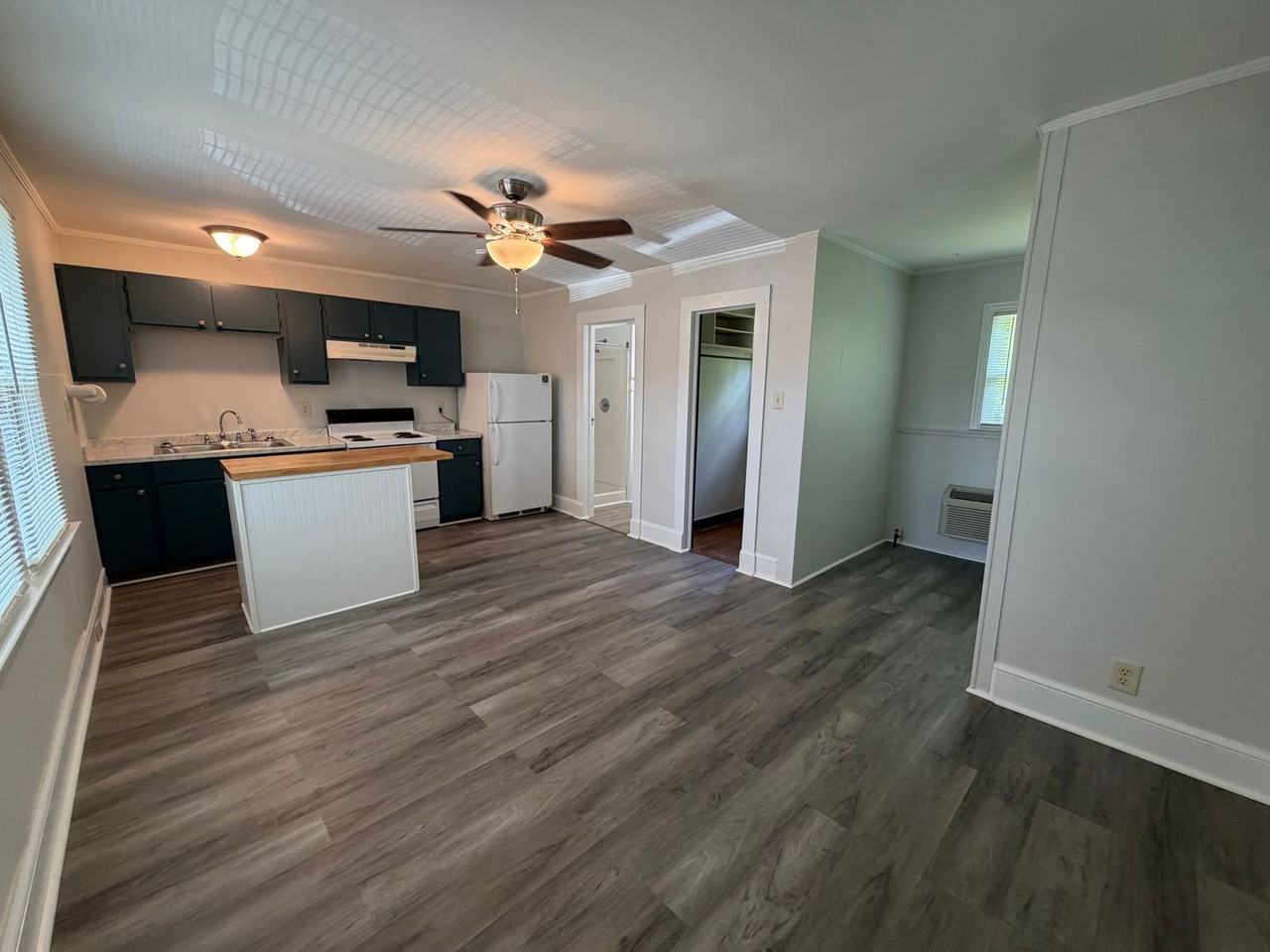 653 E Main St Apt D - Photo 7 of 11