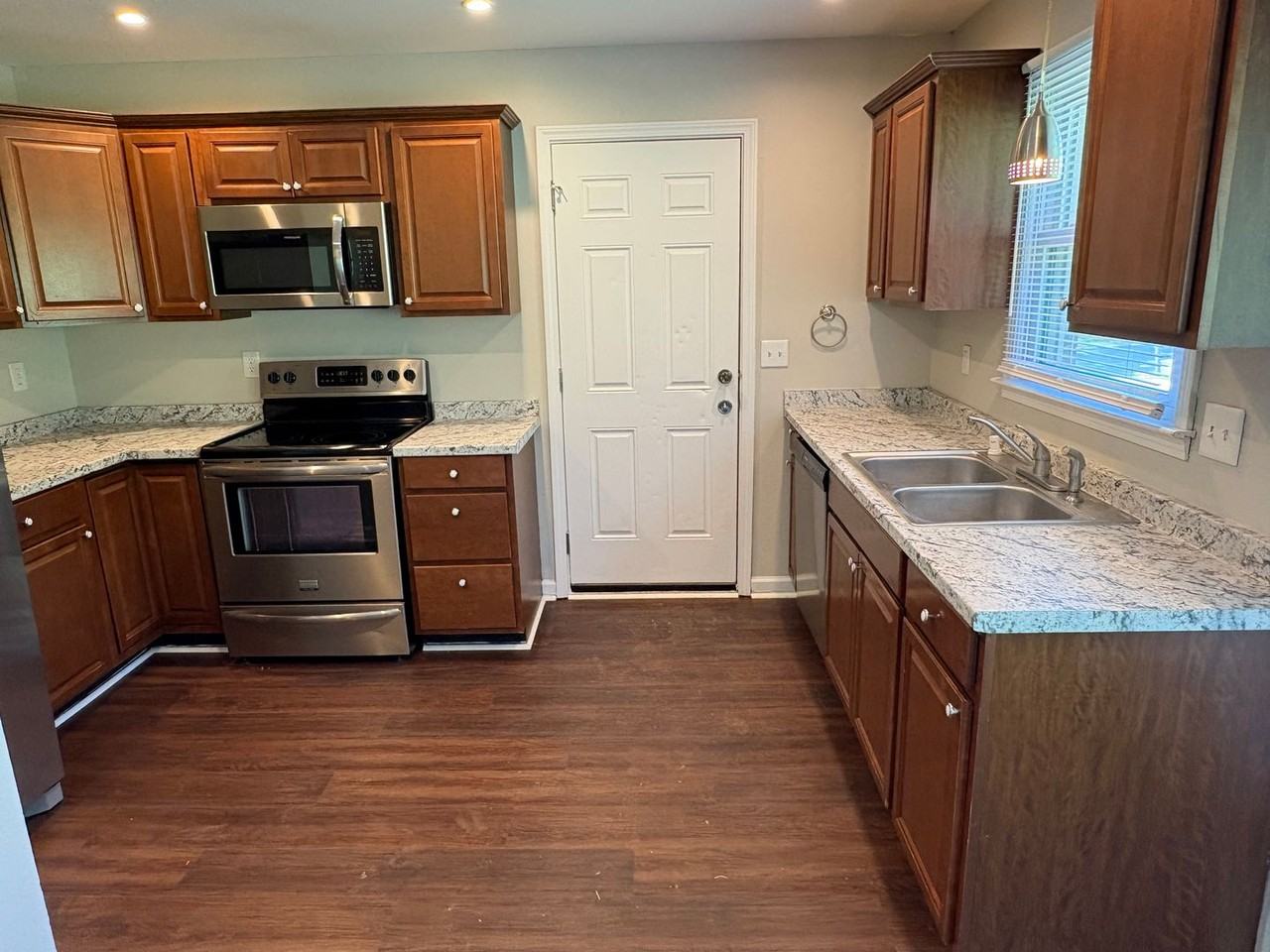 1710 Broadripple Dr - Photo 5 of 19