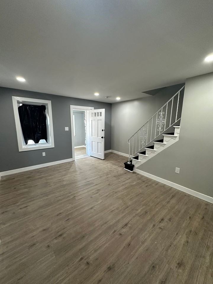7216 Clinton Rd - Photo 3 of 11