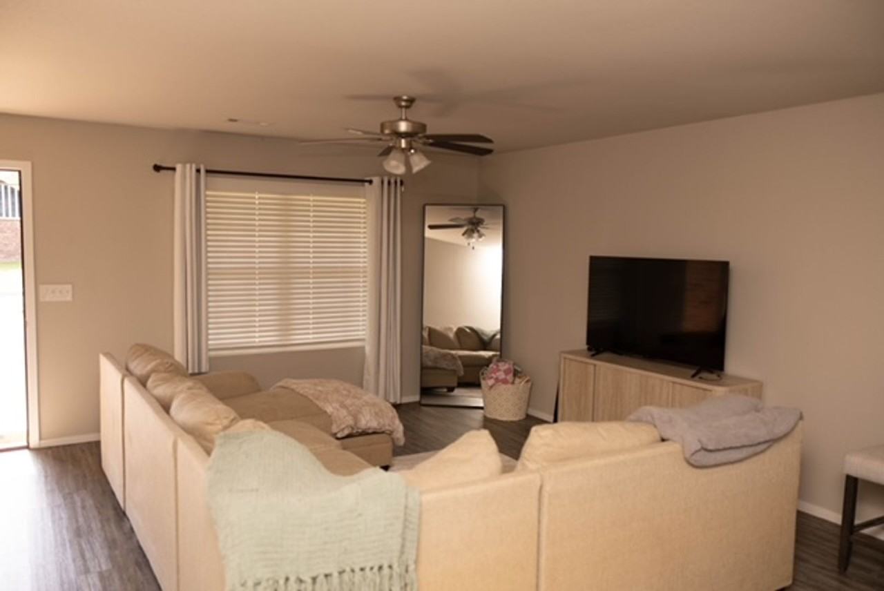 1324 S Morningside Dr - Photo 3 of 16