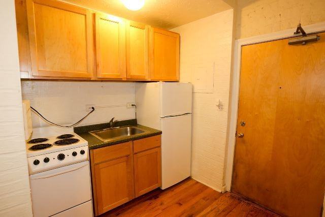 536 W Arlington Pl #011 - Photo 2 of 13