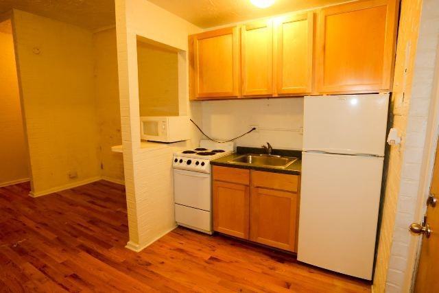 536 W Arlington Pl #011 - Photo 4 of 13