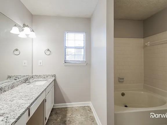 691 Stonebridge Crescent - Photo 7 of 8