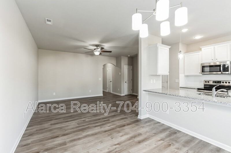 7213 Somerford Rd - Photo 5 of 17