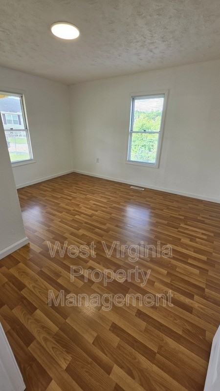 128 Dunn St - Photo 5 of 13