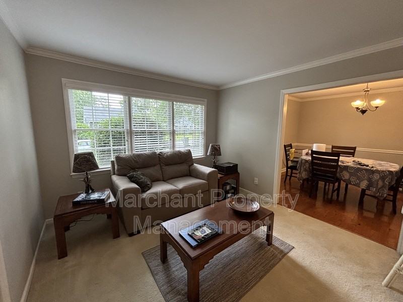 310 Windward Way - Photo 4 of 7