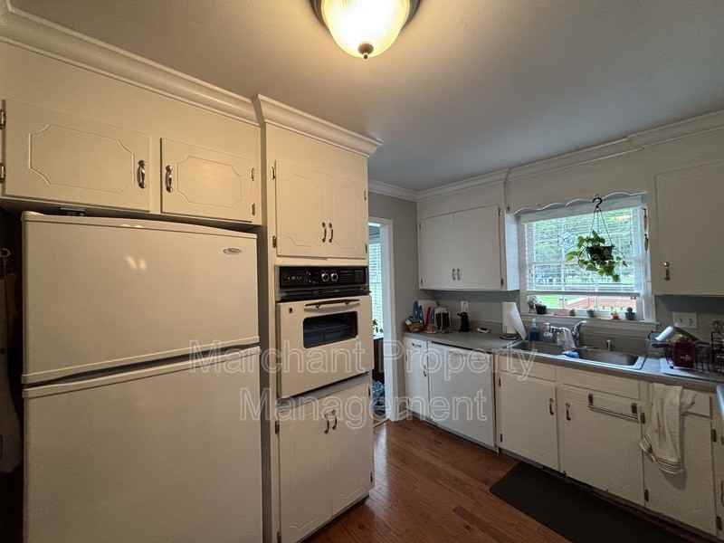 310 Windward Way - Photo 5 of 7
