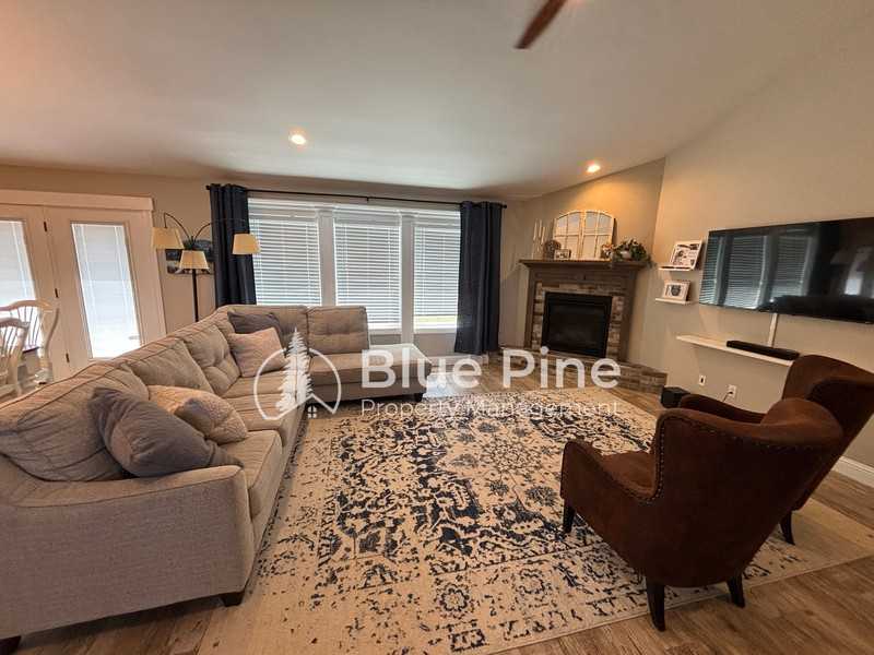 5506 Eaglewood Dr - Photo 3 of 25