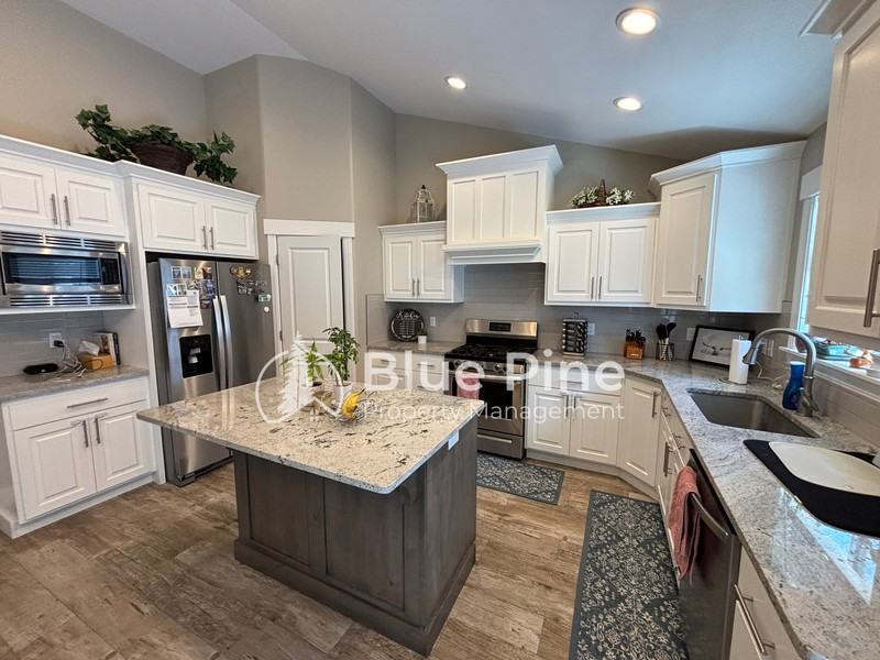 5506 Eaglewood Dr - Photo 5 of 25