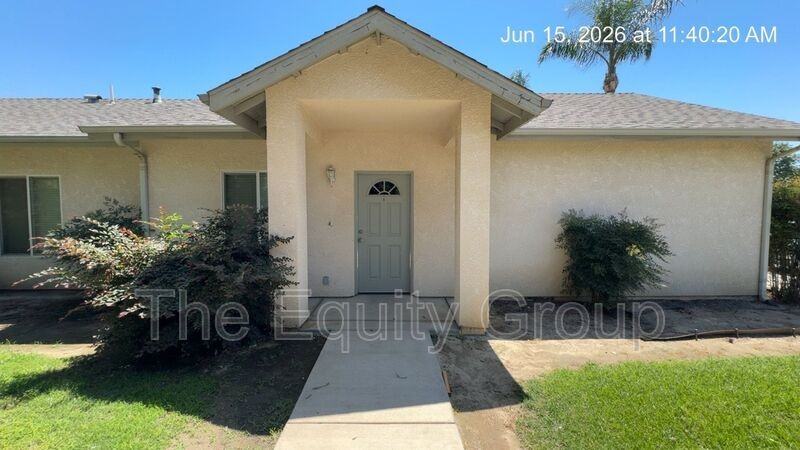 1319 S Crowe St #B - Photo 2 of 16