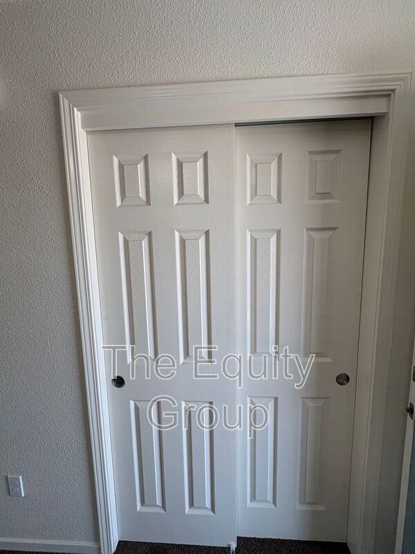 2106 W Lark Ave - Photo 2 of 16