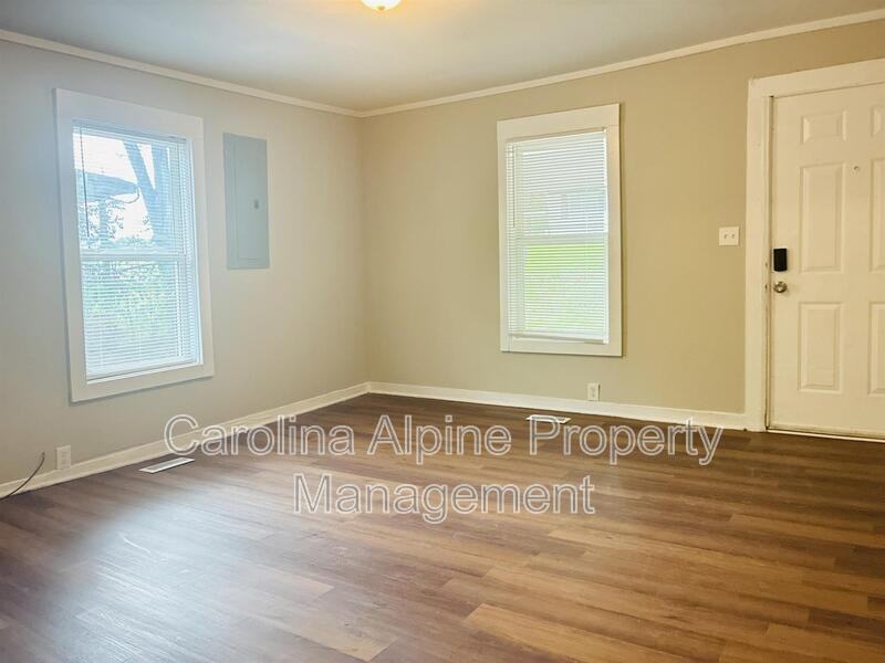 403 S Yates St - Photo 7 of 21